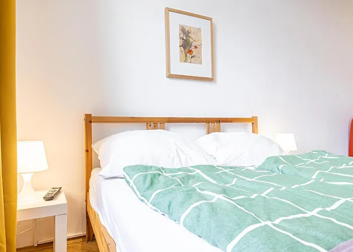 Private In A Comfy 4br With Garden By Lorenz Boehler *