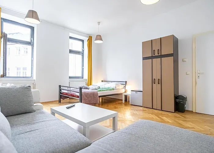 Apartment Private In A Comfy 4br With Garden By Lorenz Boehler Vienna