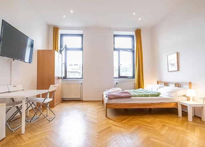 Apartmán Private In A Comfy 4br With Garden By Lorenz Boehler *