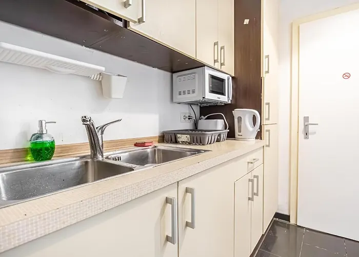 Private In A Comfy 4br With Garden By Lorenz Boehler Διαμέρισμα Βιέννη