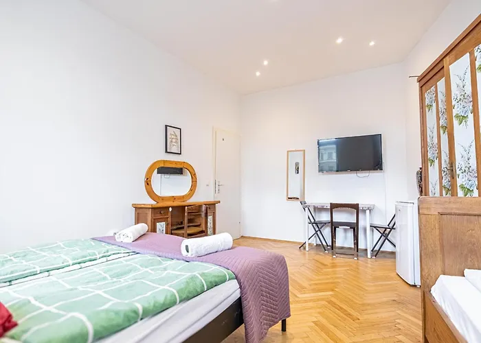Private In A Comfy 4br With Garden By Lorenz Boehler Διαμέρισμα Βιέννη