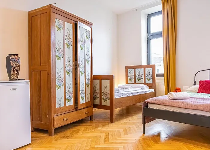 Private In A Comfy 4br With Garden By Lorenz Boehler