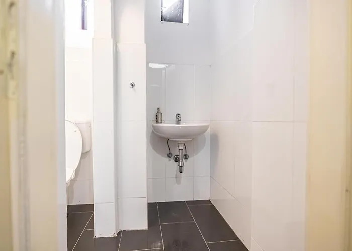 Apartmán Private In A Comfy 4br With Garden By Lorenz Boehler